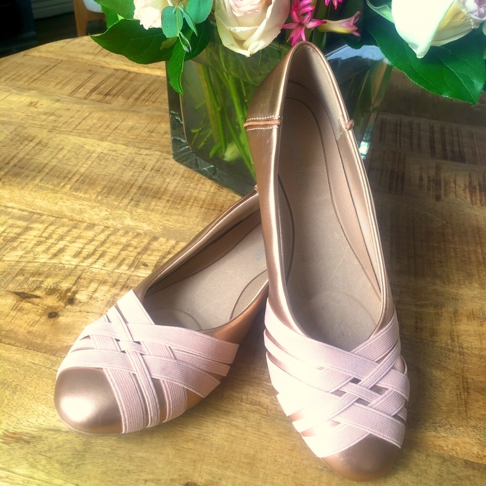 Aerosols- Rose gold flats size 7 1/2
